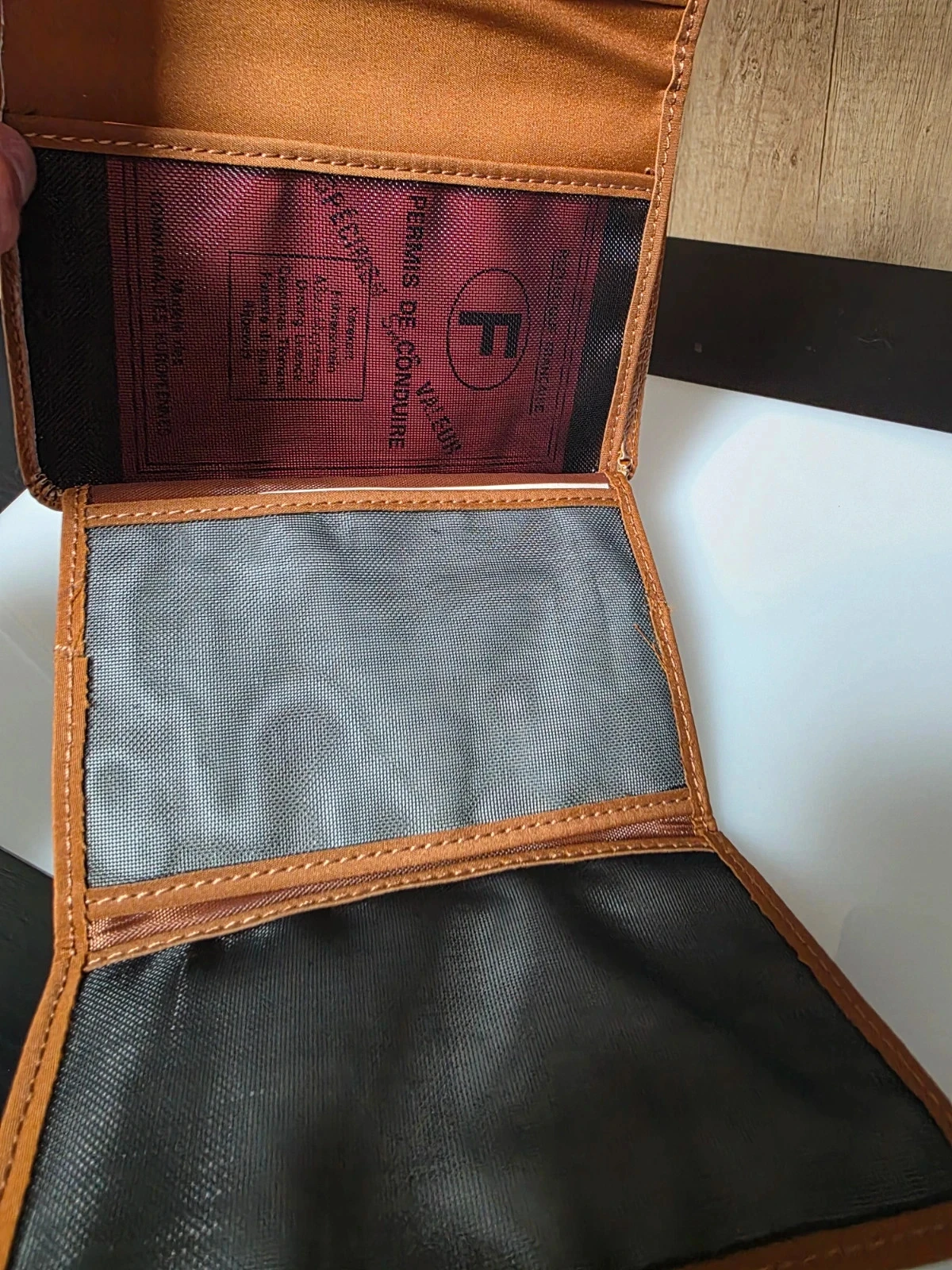 Laurence C Wallet - Whisky color – photo 5